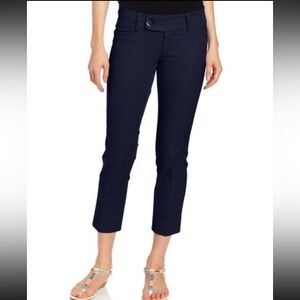 Lilly Pulitzer Navy Blue 2 Way Stretch Style
#74610 Sz 2 Luxury Capri Pants
